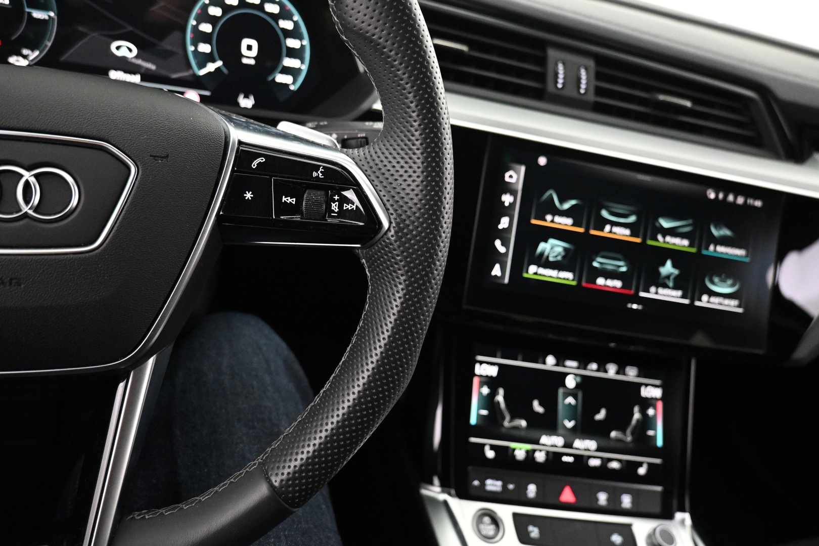 AUDI e-tron 2023