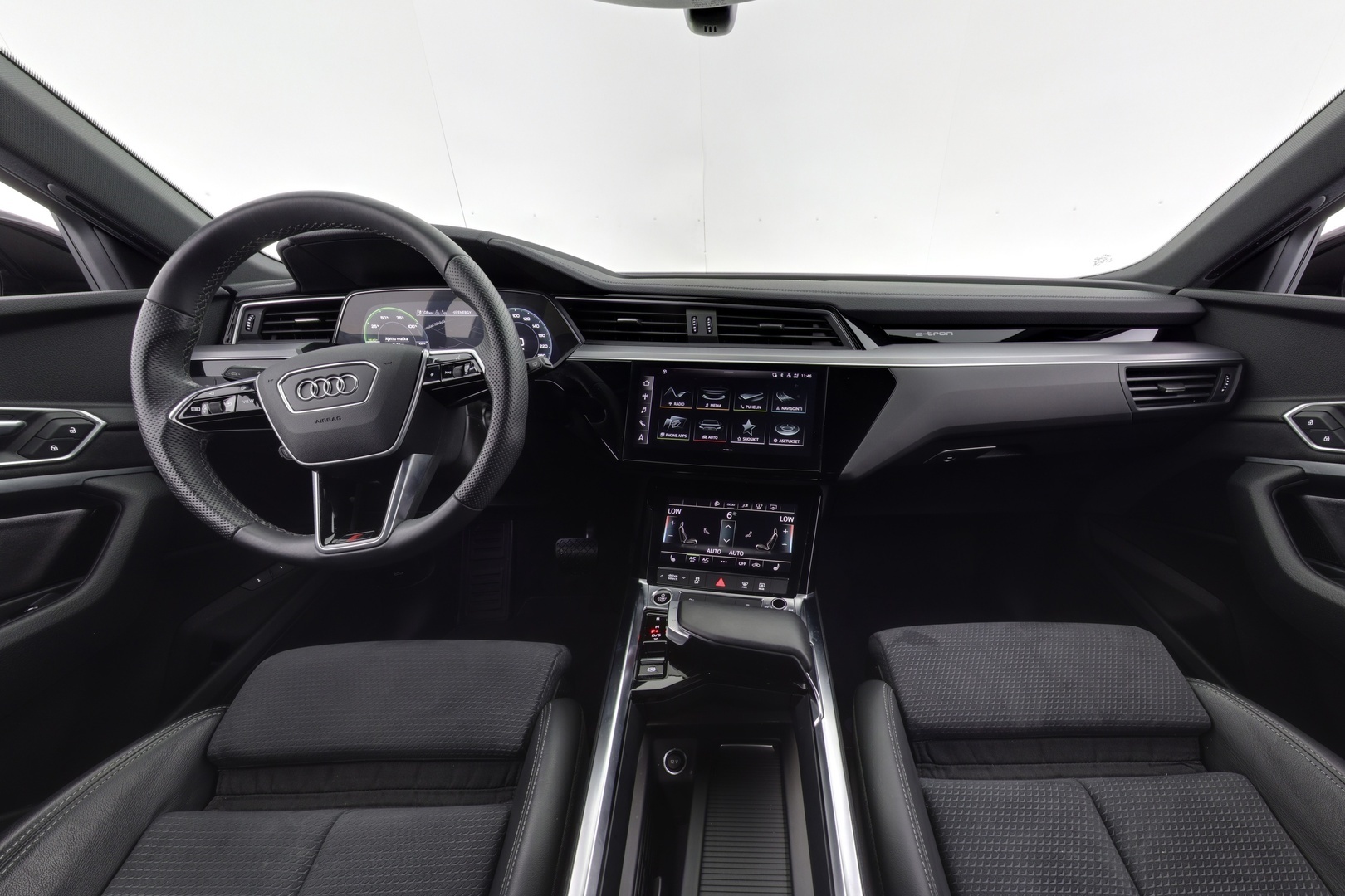 AUDI e-tron 2023