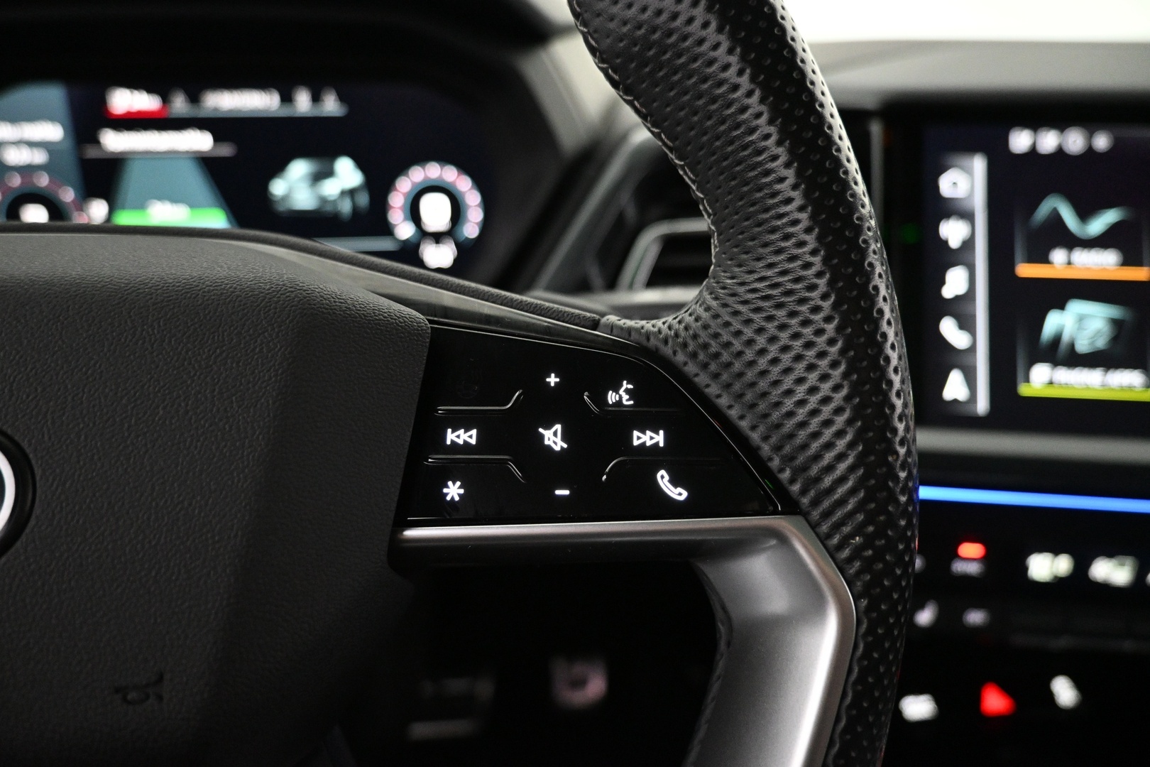 AUDI Q4 e-tron 2023