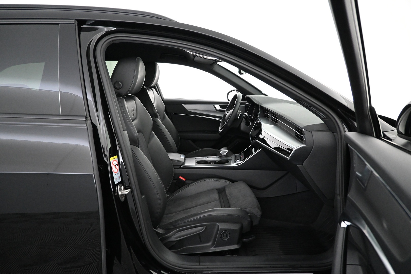 AUDI A6 2023