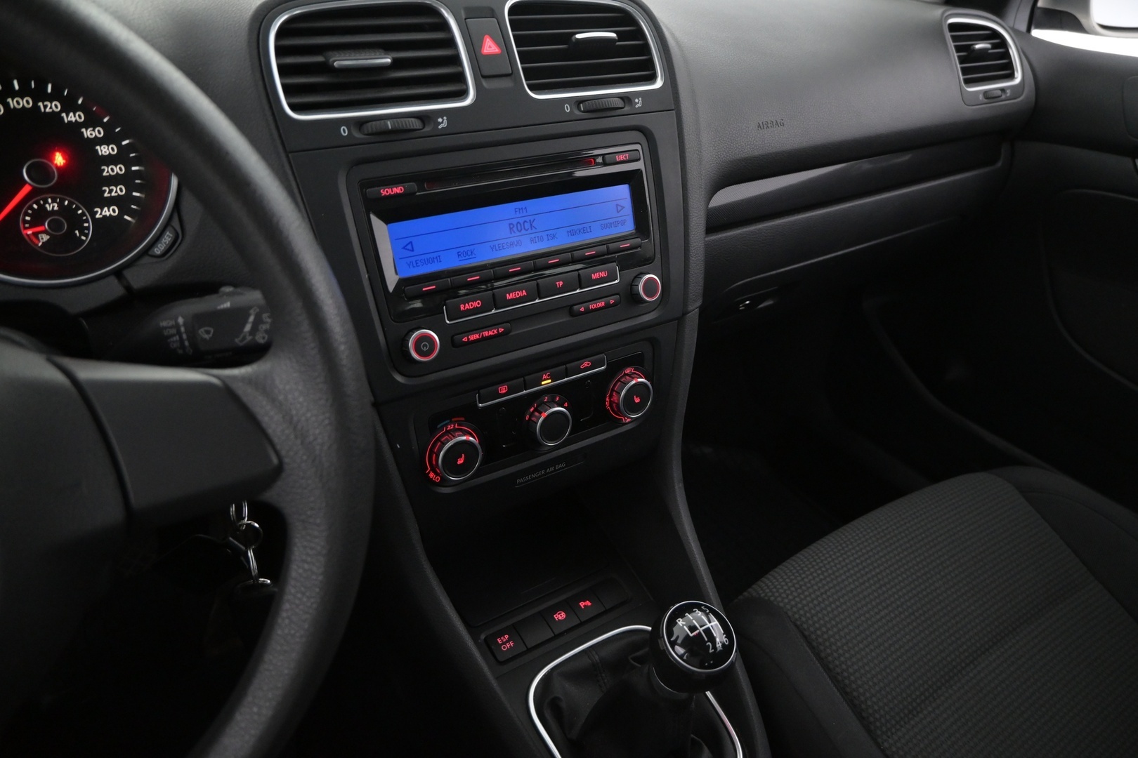 VOLKSWAGEN Golf 2010