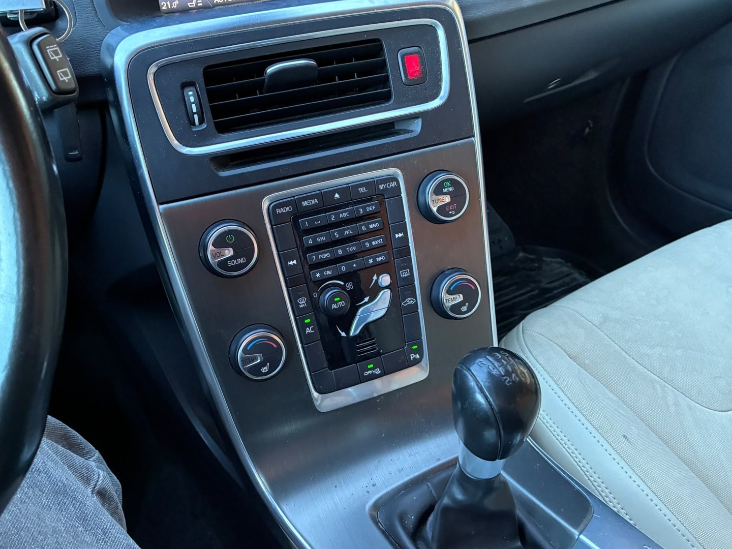 VOLVO V60 2012