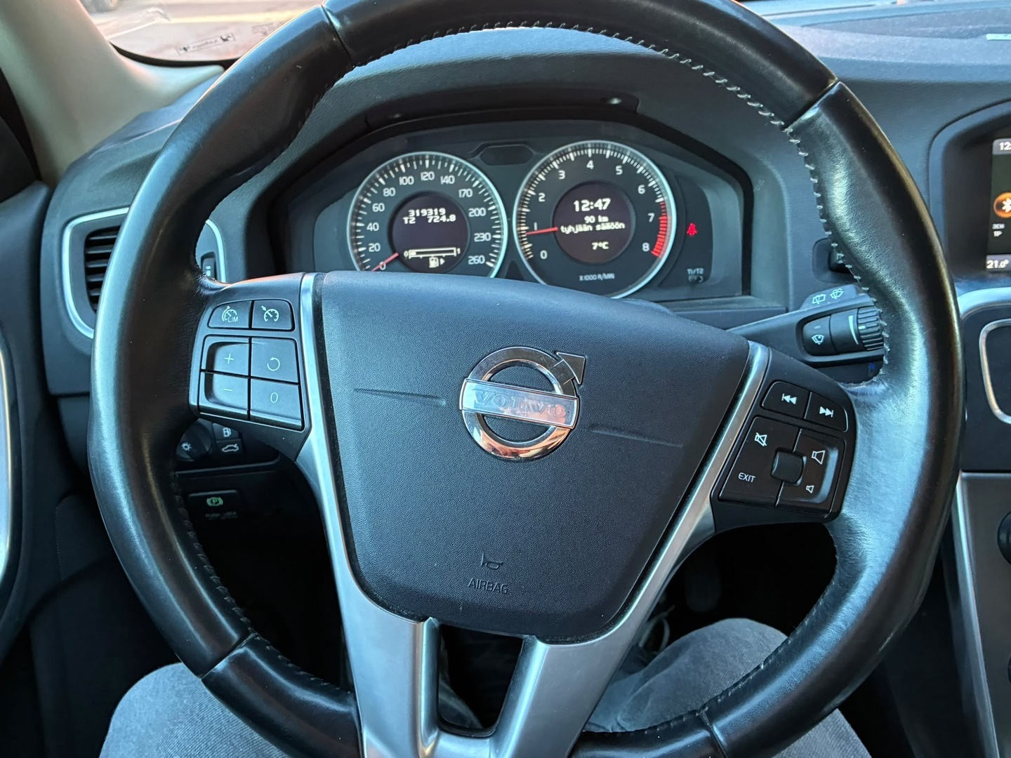 VOLVO V60 2012