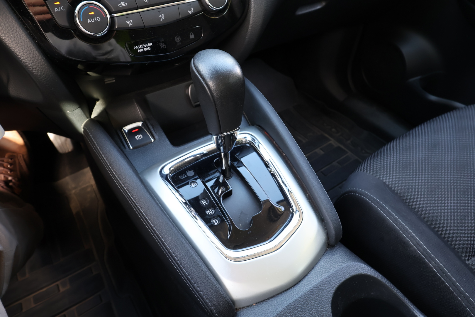 NISSAN Qashqai 2016