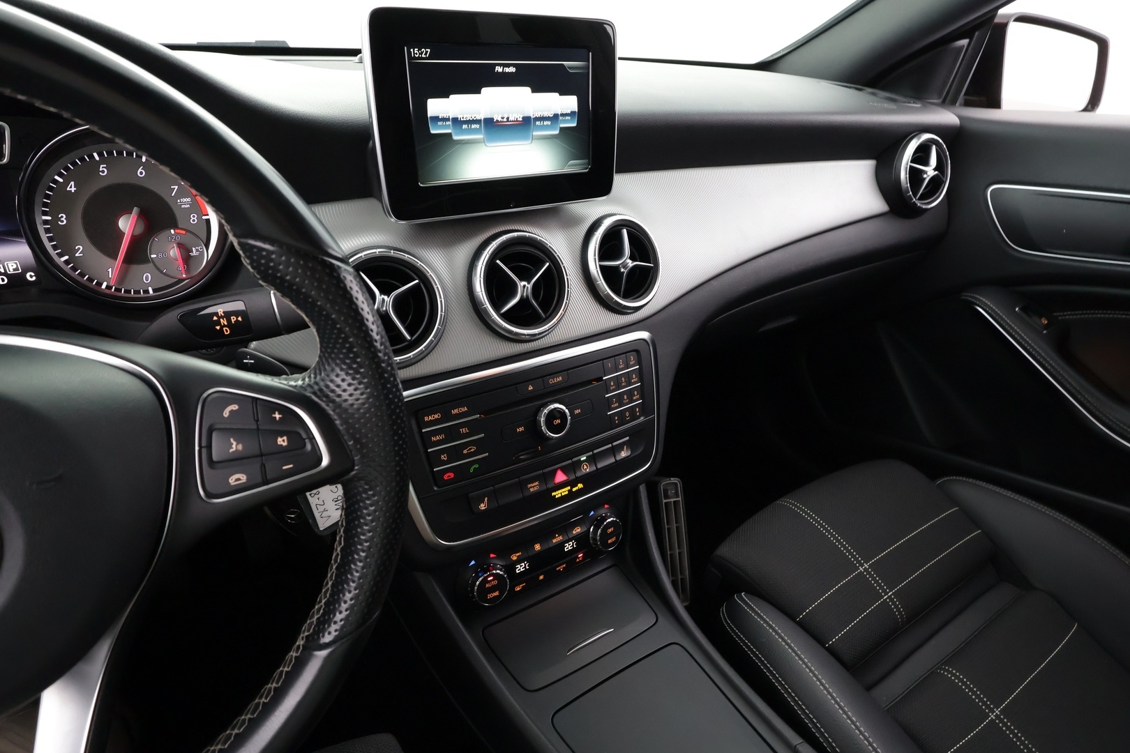 MERCEDES-BENZ CLA 2016