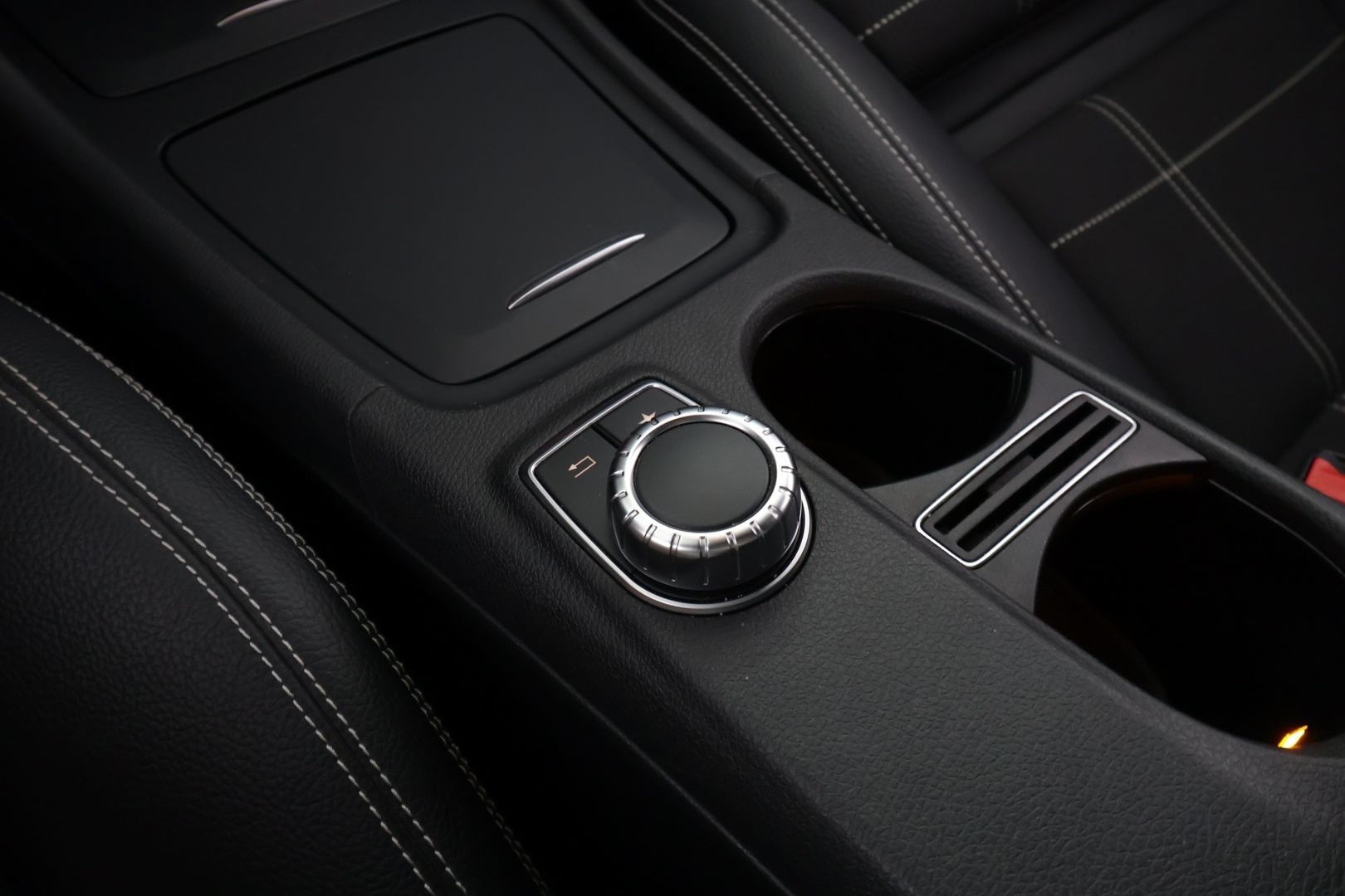 MERCEDES-BENZ CLA 2016