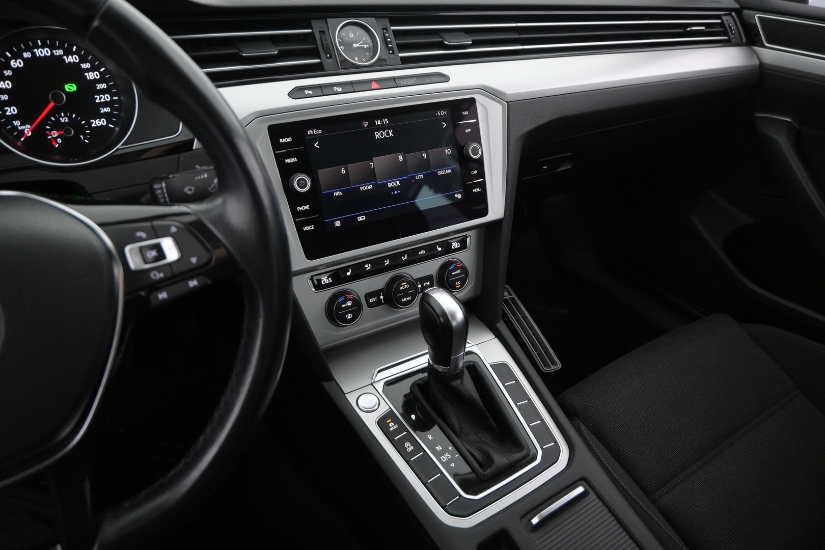 VOLKSWAGEN Passat 2018