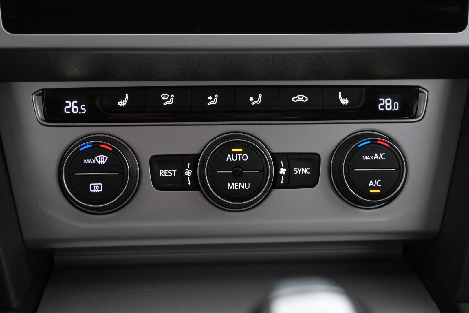 VOLKSWAGEN Passat 2018