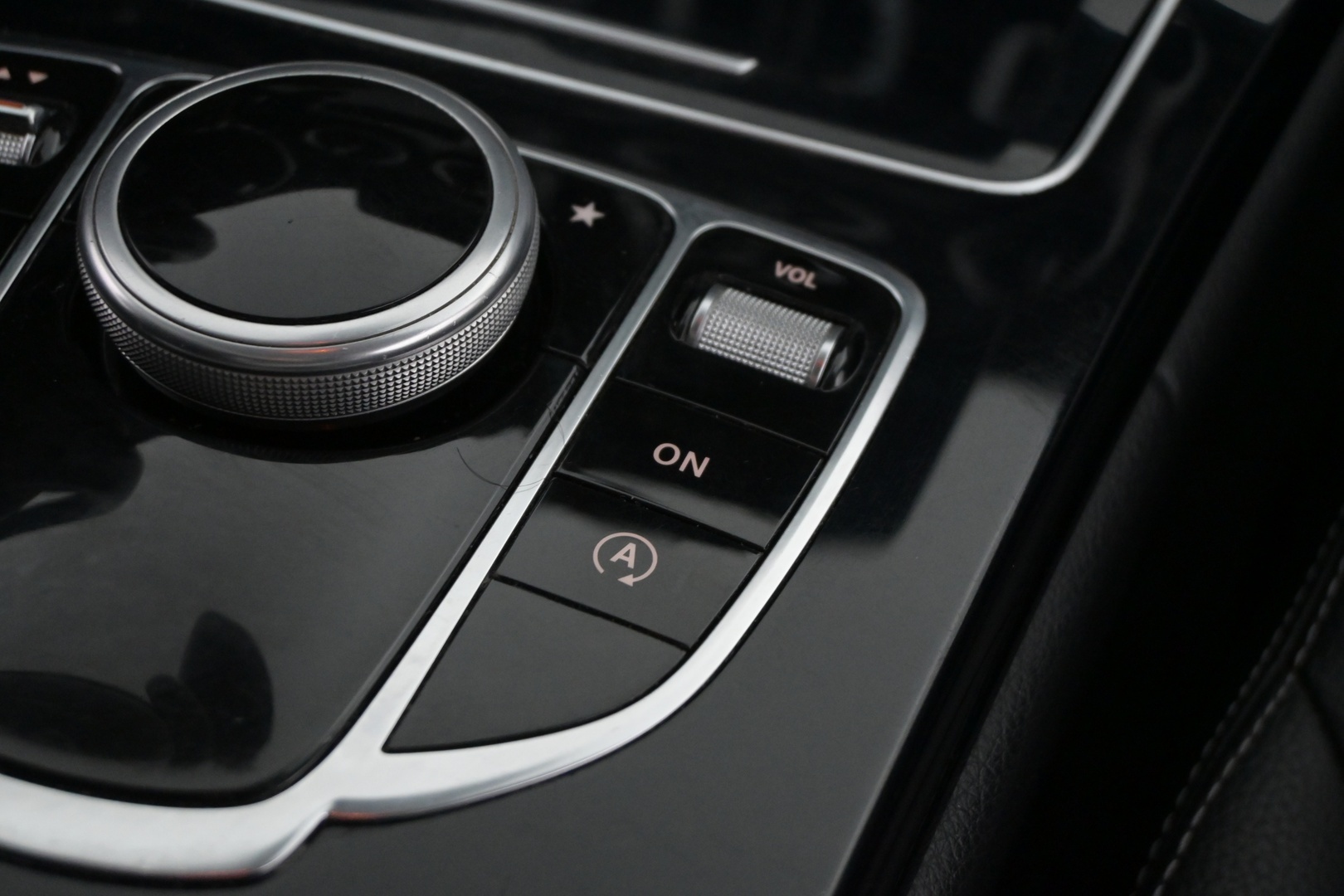 MERCEDES-BENZ C 2015