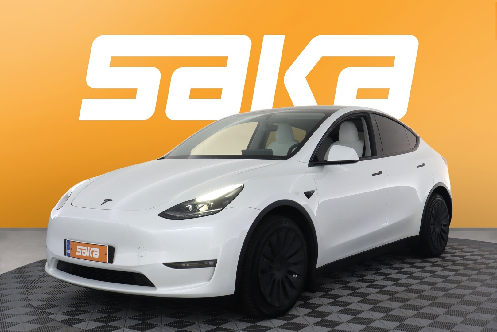 TESLA Model Y 2023