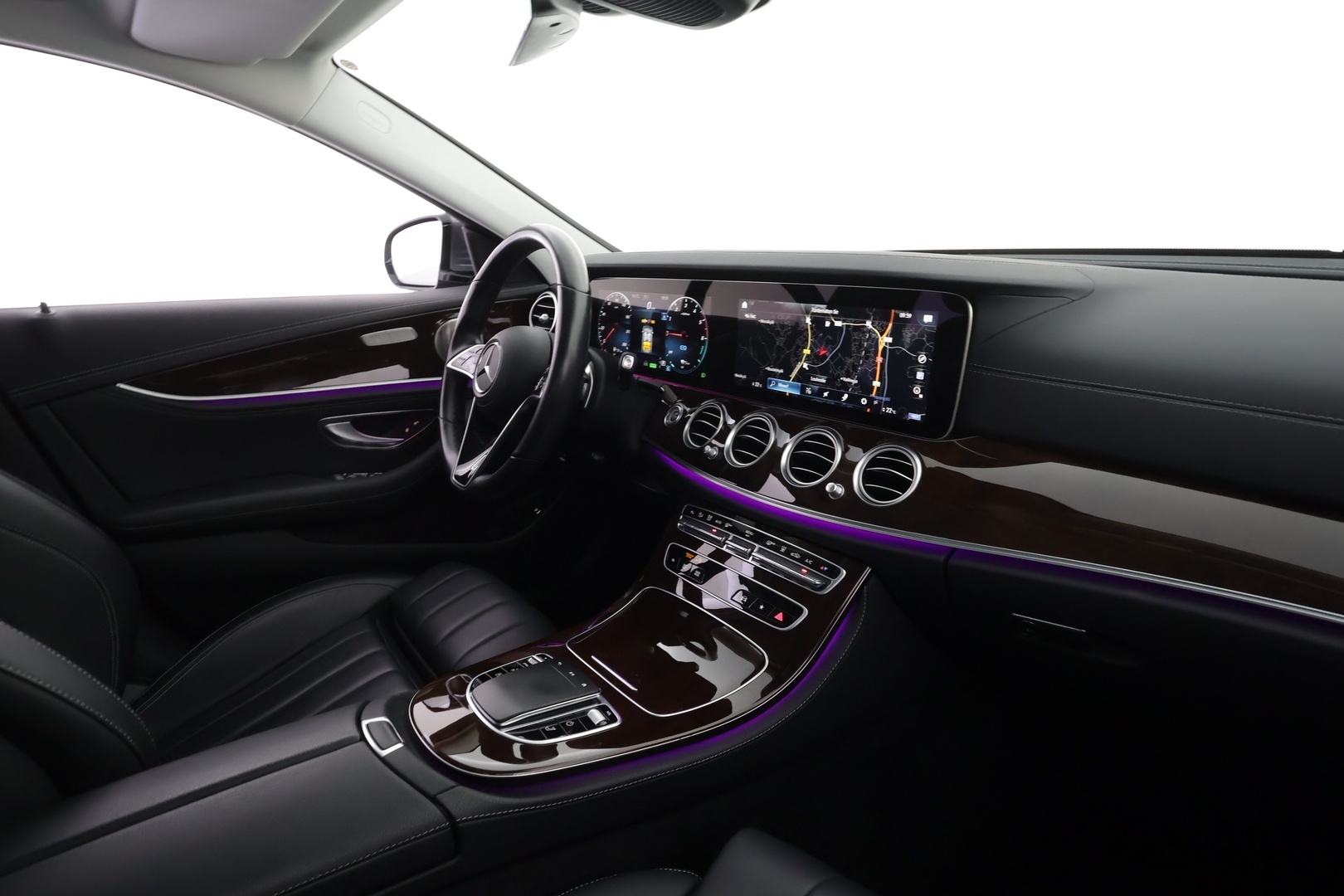 MERCEDES-BENZ E 2023