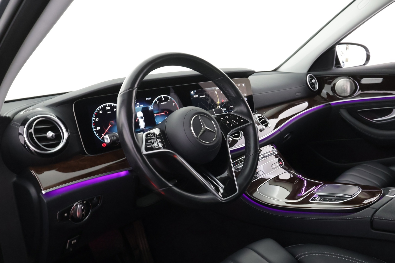 MERCEDES-BENZ E 2023