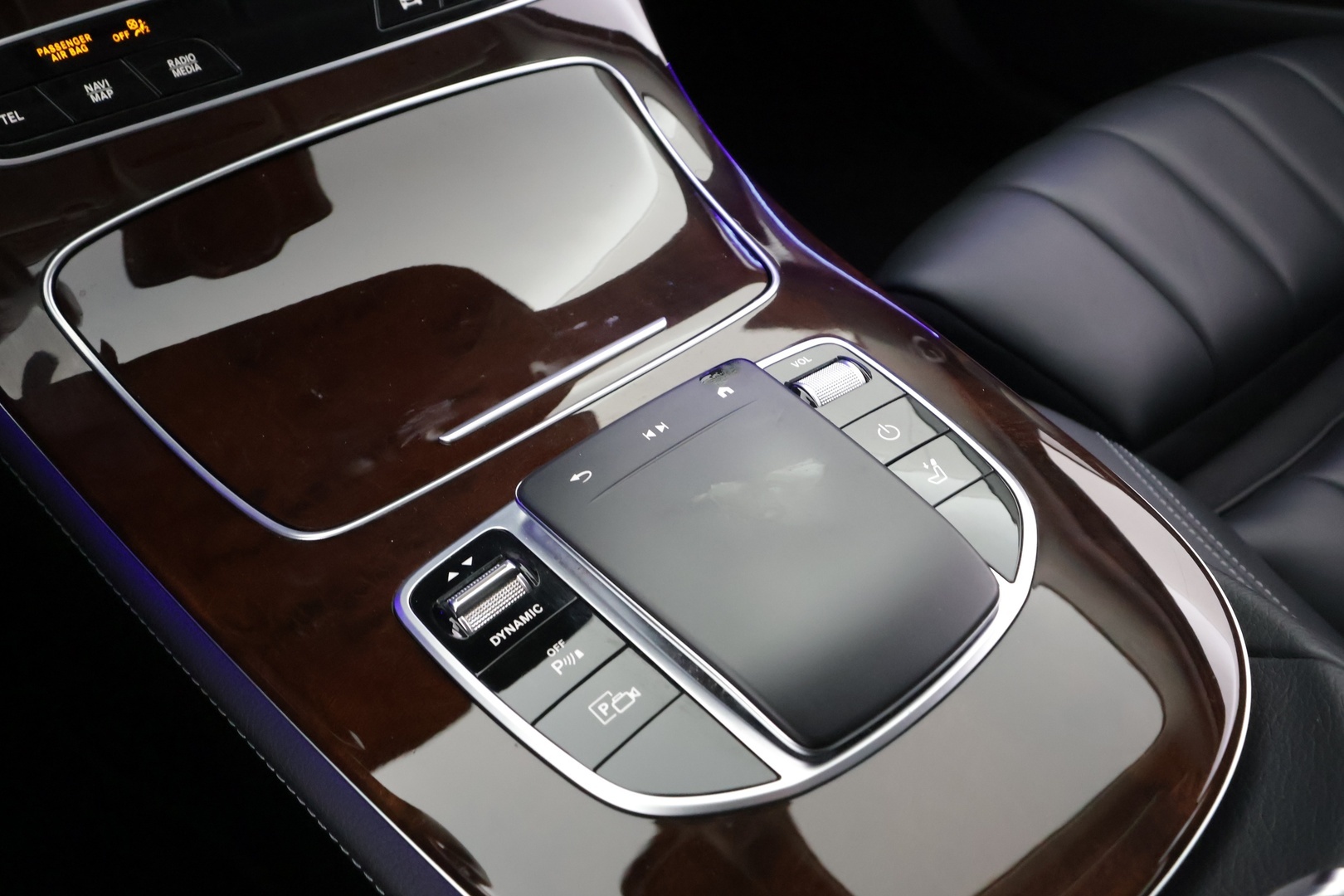 MERCEDES-BENZ E 2023
