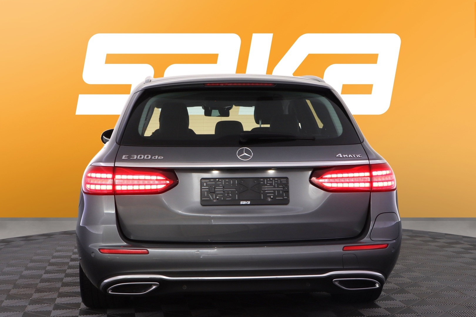 MERCEDES-BENZ E 2023