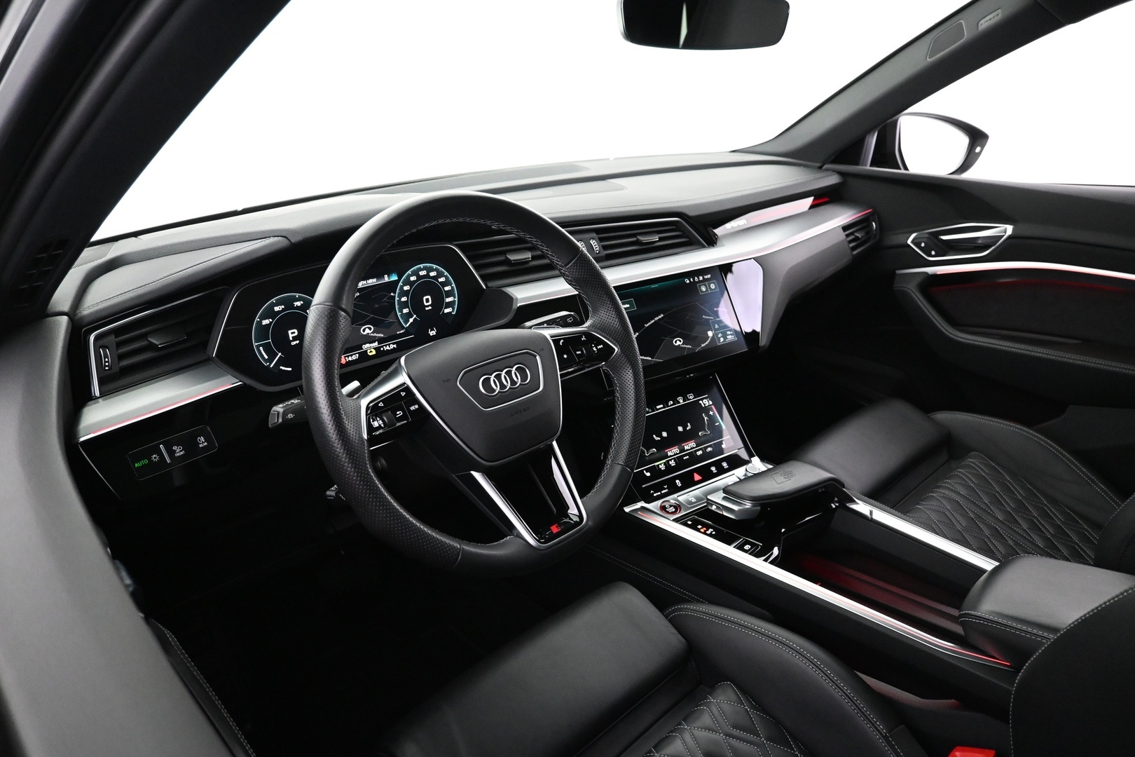 AUDI e-tron 2023