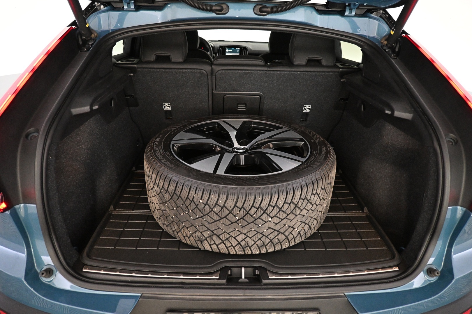 VOLVO C40 2022