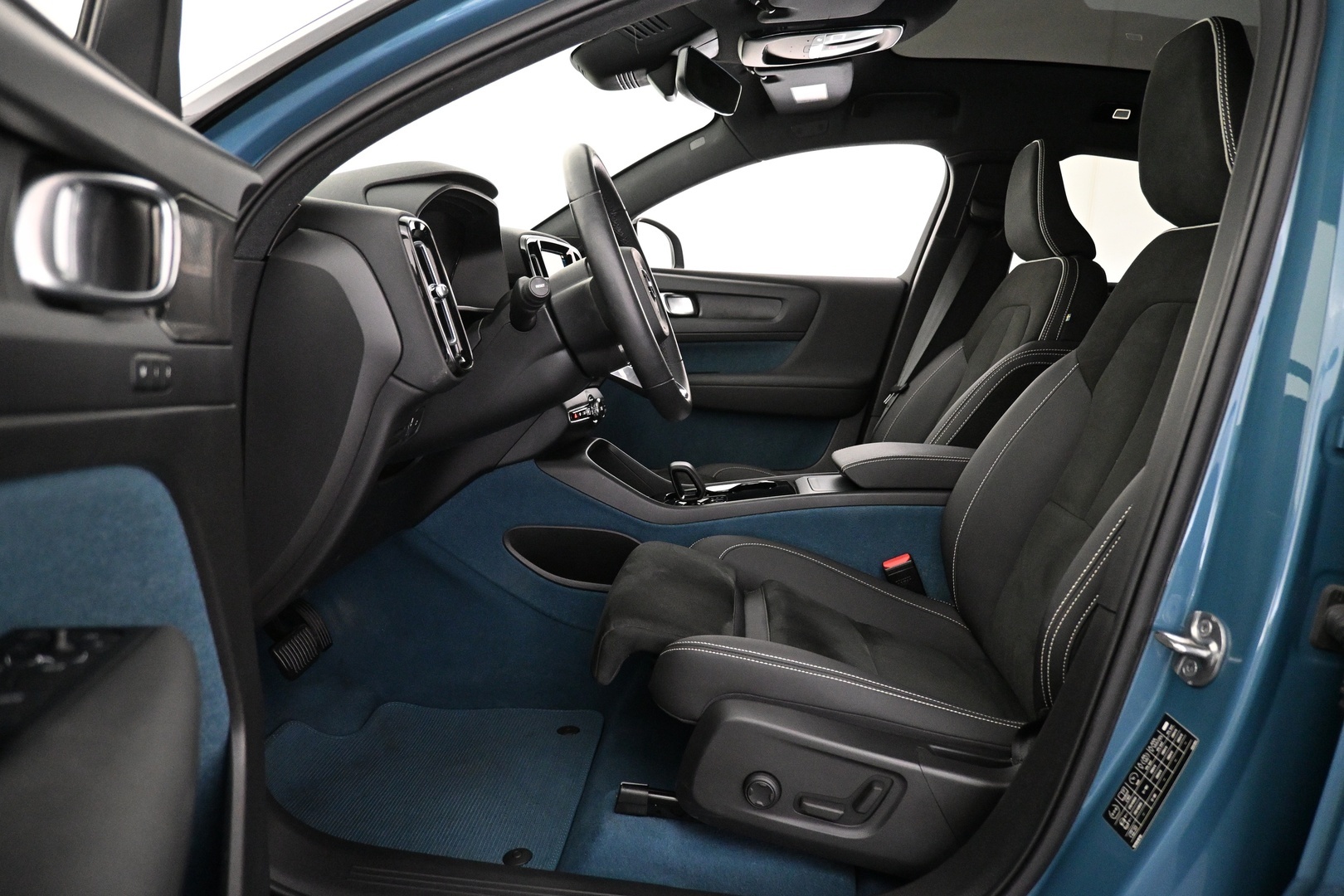 VOLVO C40 2022