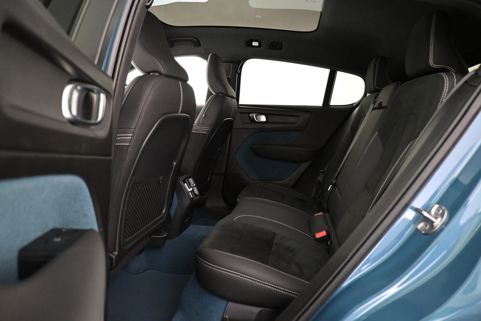 VOLVO C40 2022