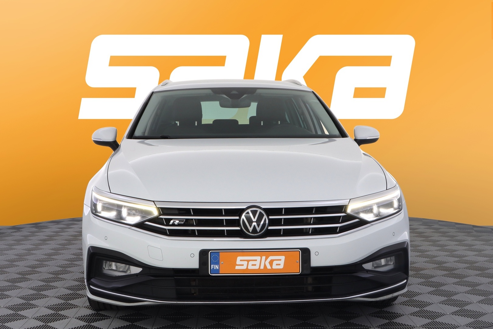 VOLKSWAGEN Passat 2023