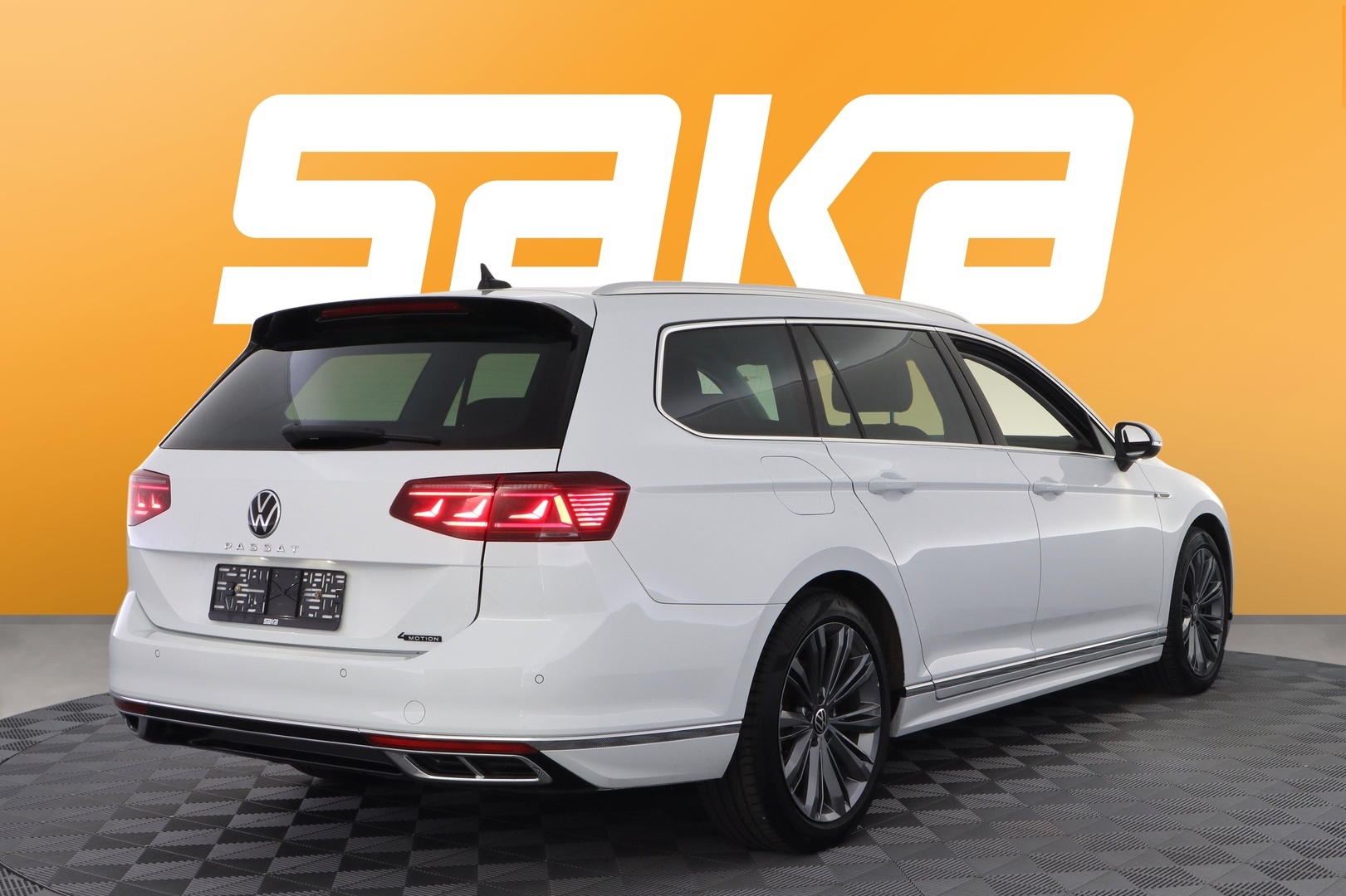 VOLKSWAGEN Passat 2023