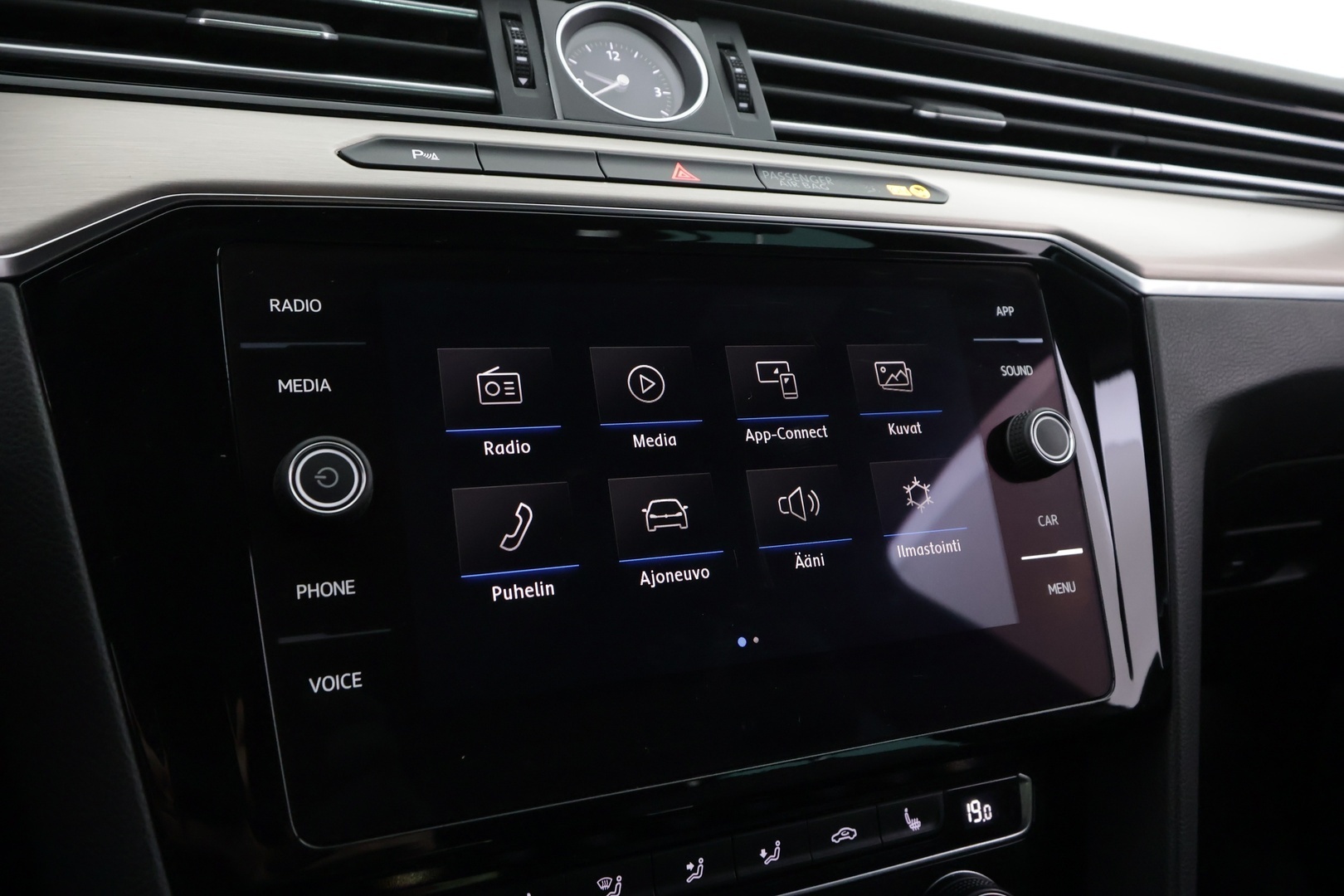 VOLKSWAGEN Passat 2018