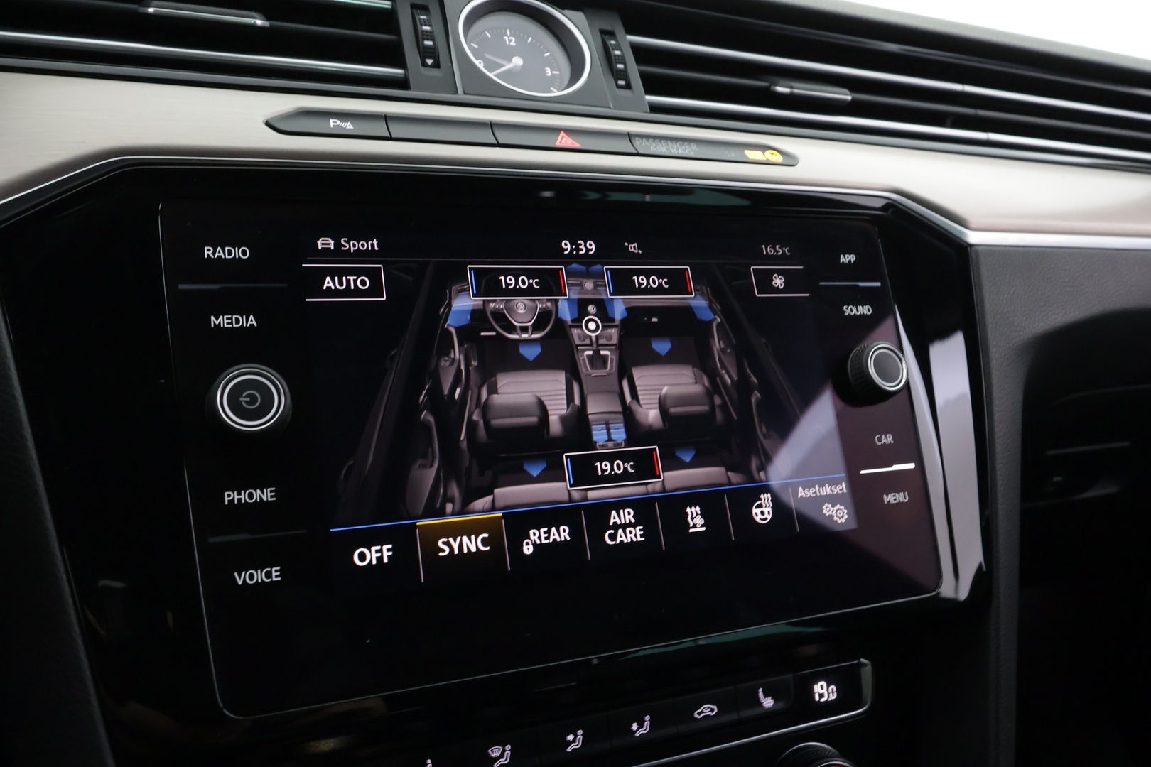 VOLKSWAGEN Passat 2018