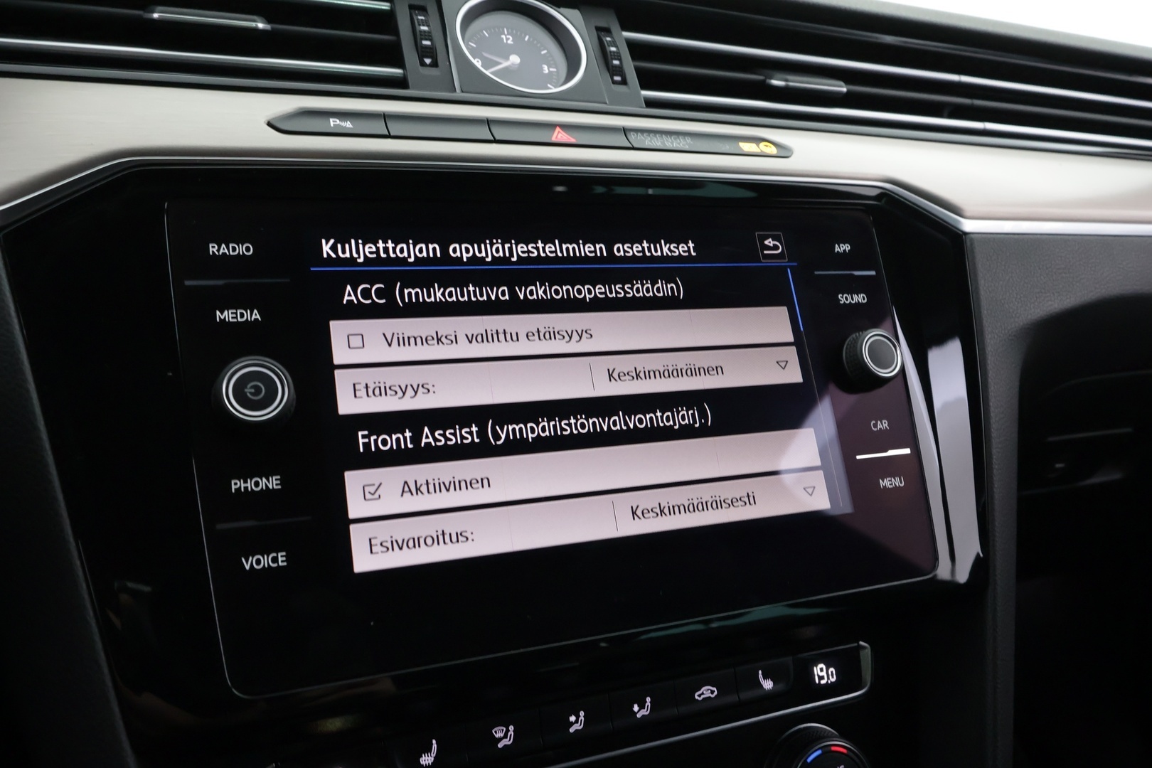 VOLKSWAGEN Passat 2018
