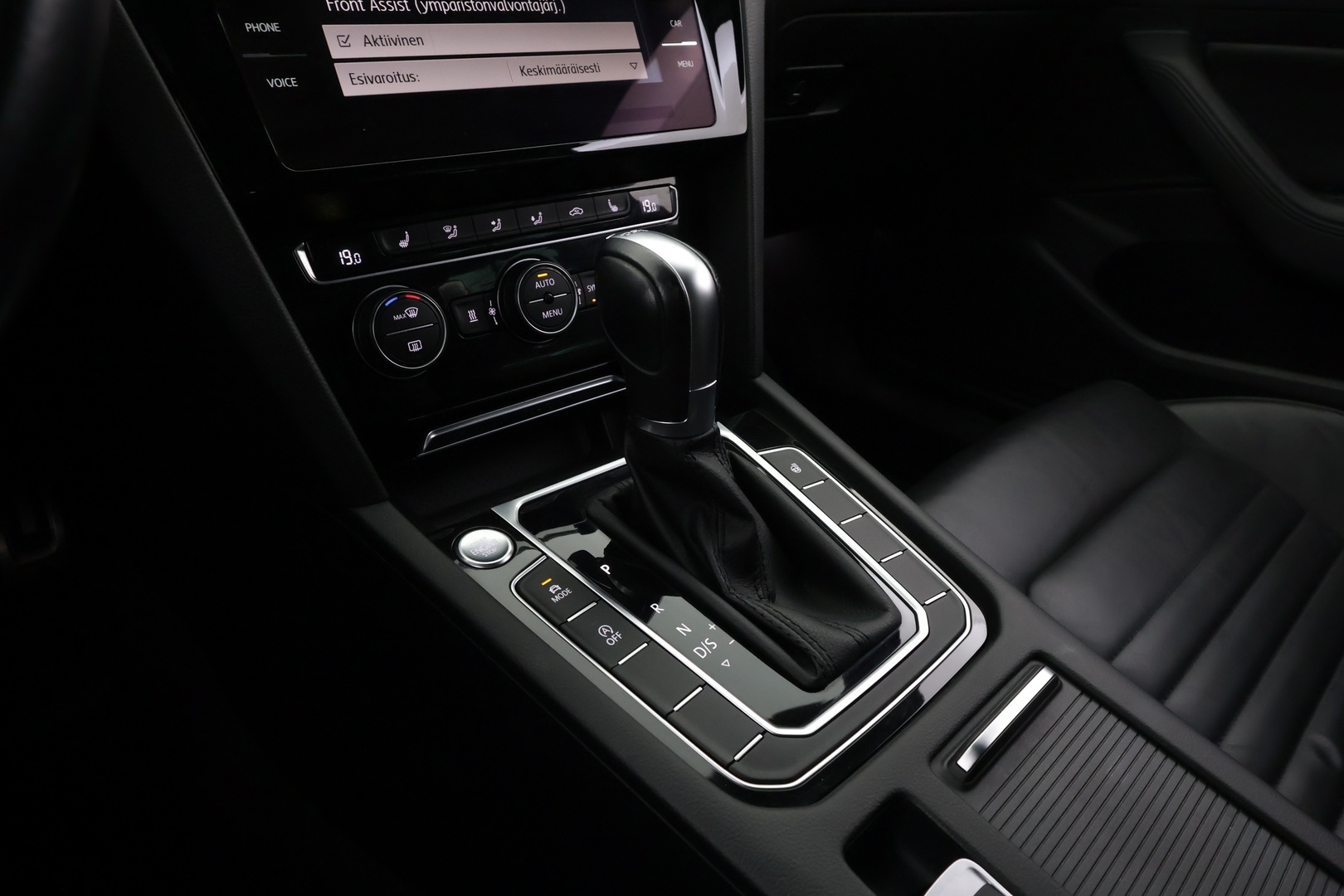 VOLKSWAGEN Passat 2018