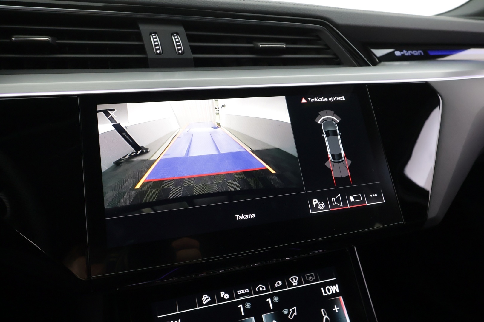 AUDI e-tron 2023