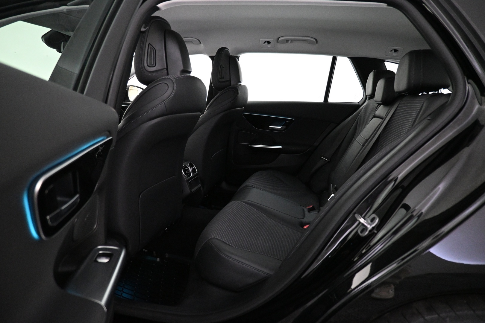 MERCEDES-BENZ C 2023