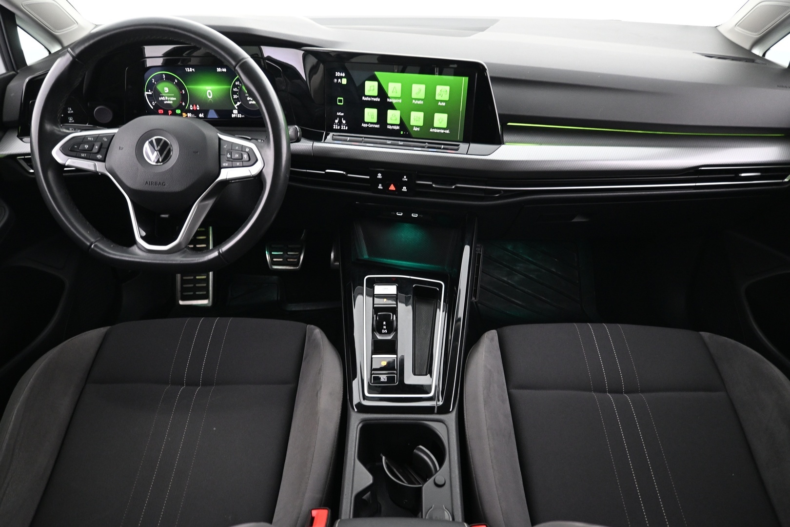 VOLKSWAGEN Golf 2023