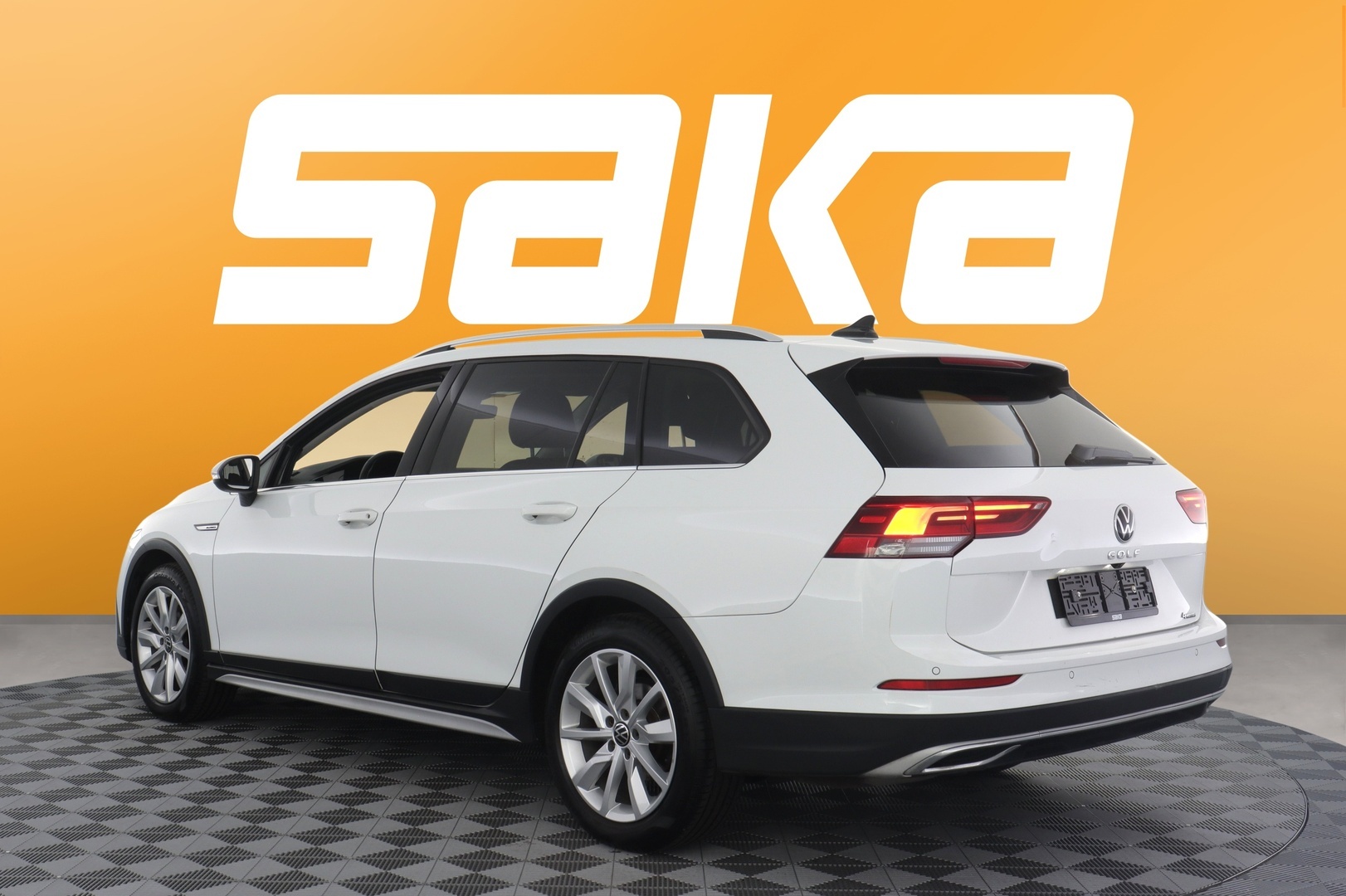 VOLKSWAGEN Golf 2023