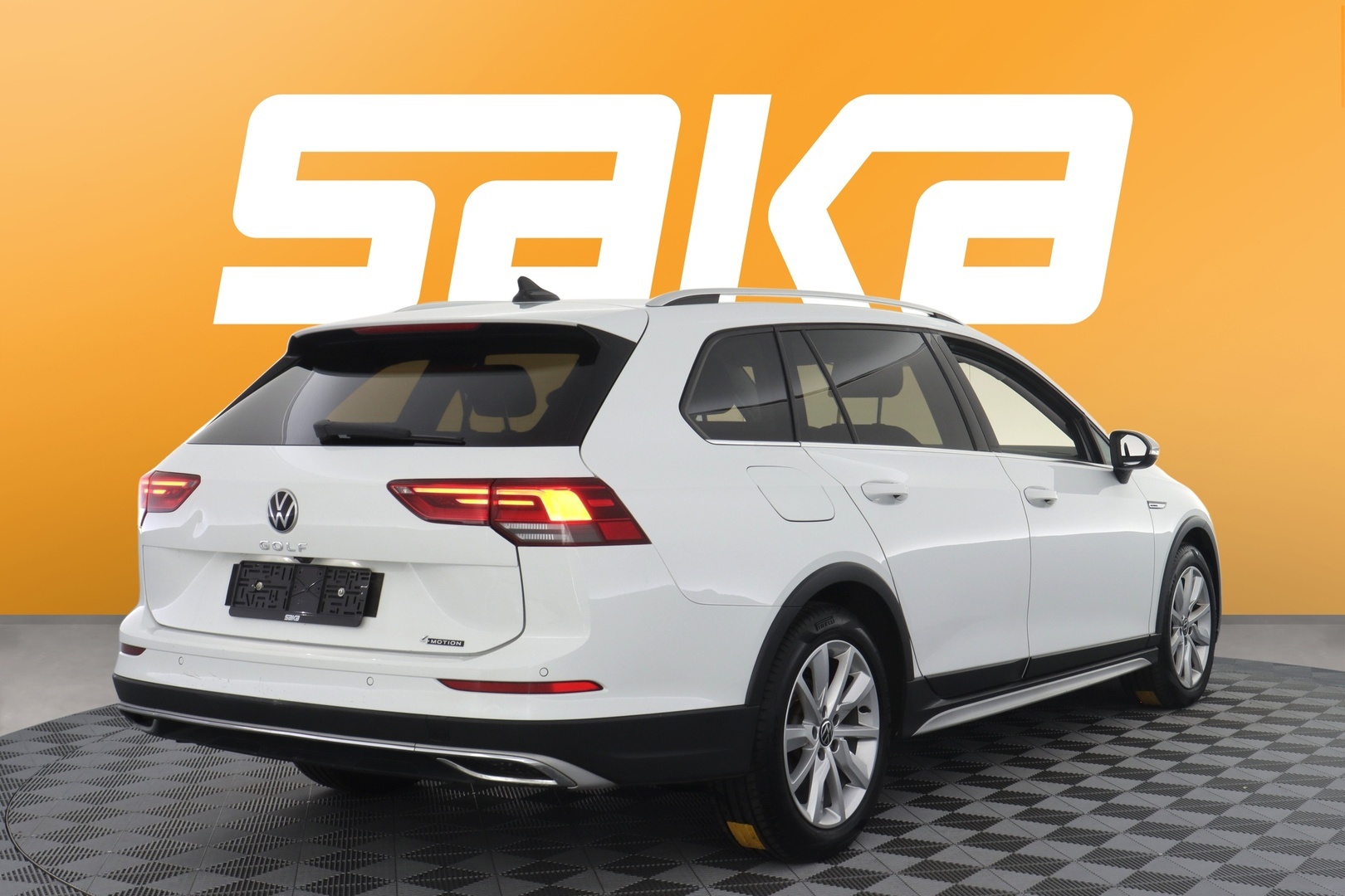 VOLKSWAGEN Golf 2023