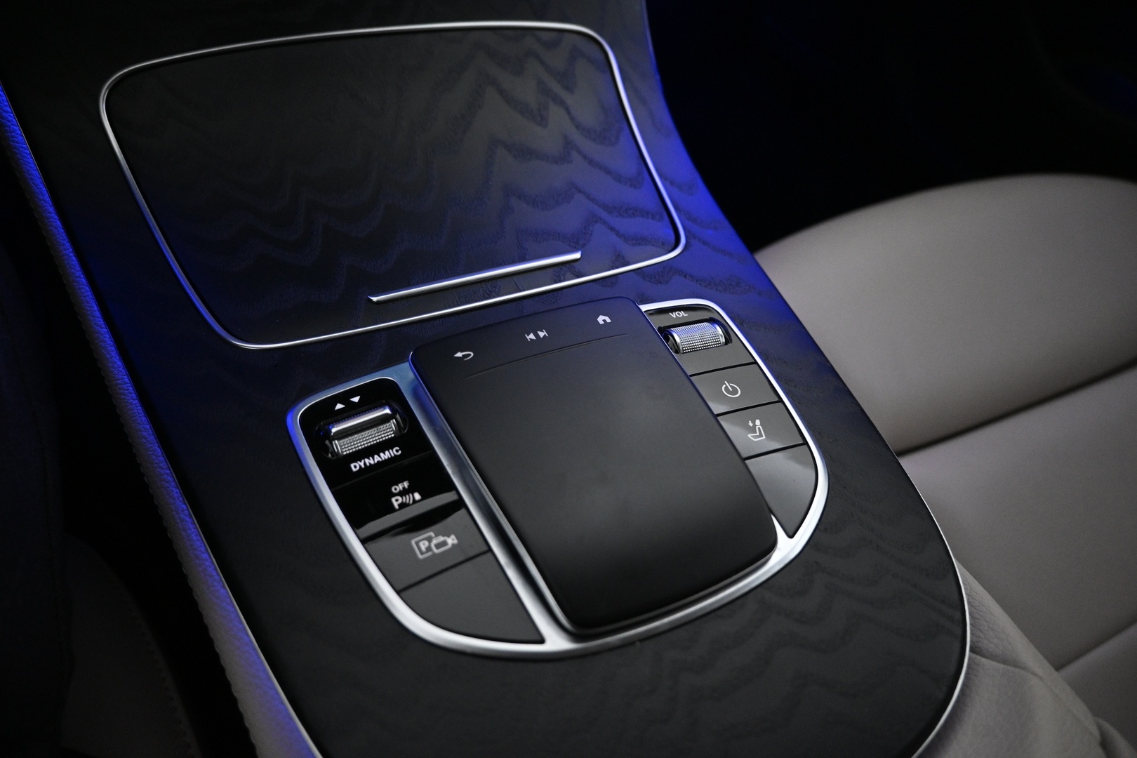 MERCEDES-BENZ E 2021