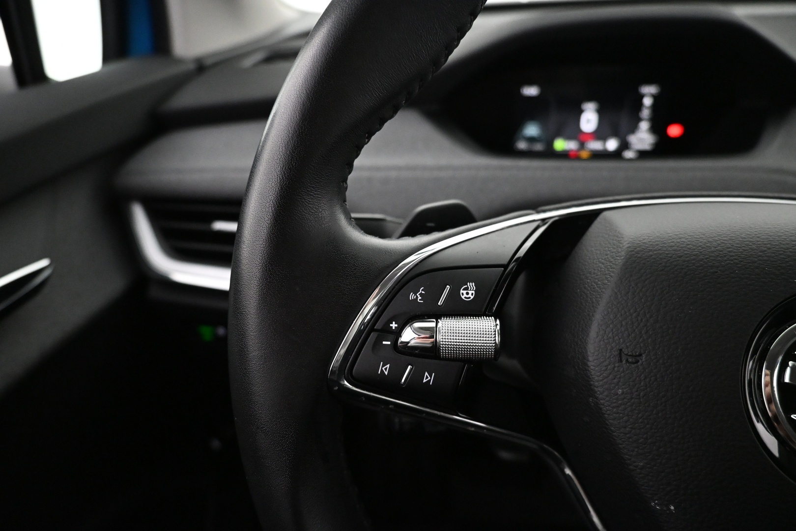 SKODA Enyaq 2023