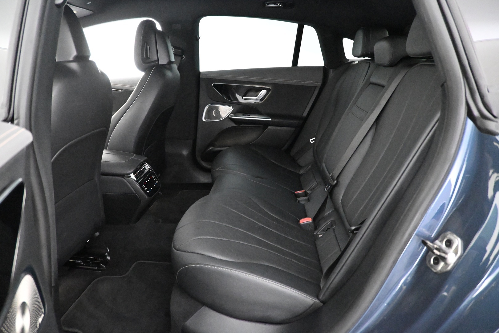 MERCEDES-BENZ EQE 2023