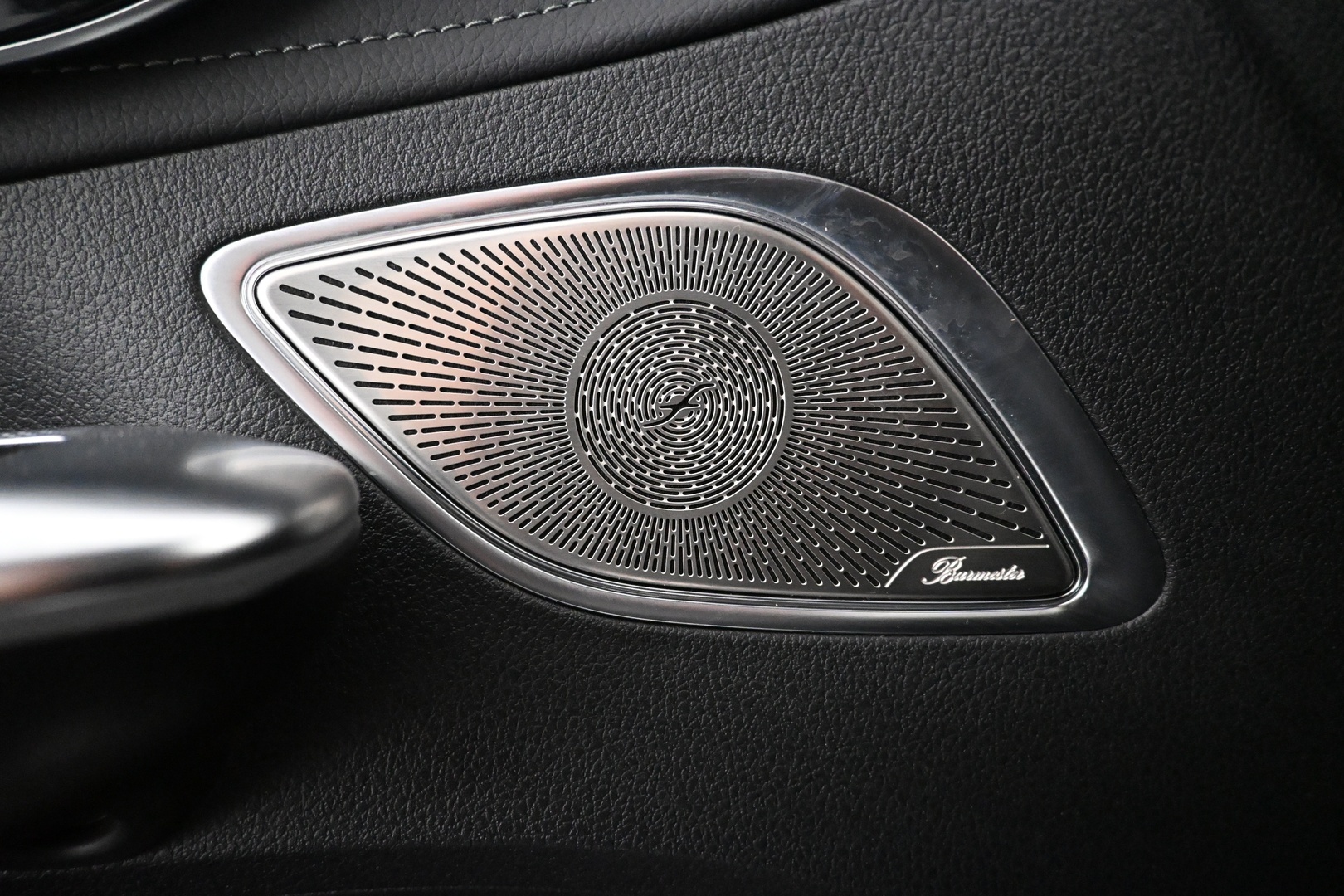 MERCEDES-BENZ EQE 2023