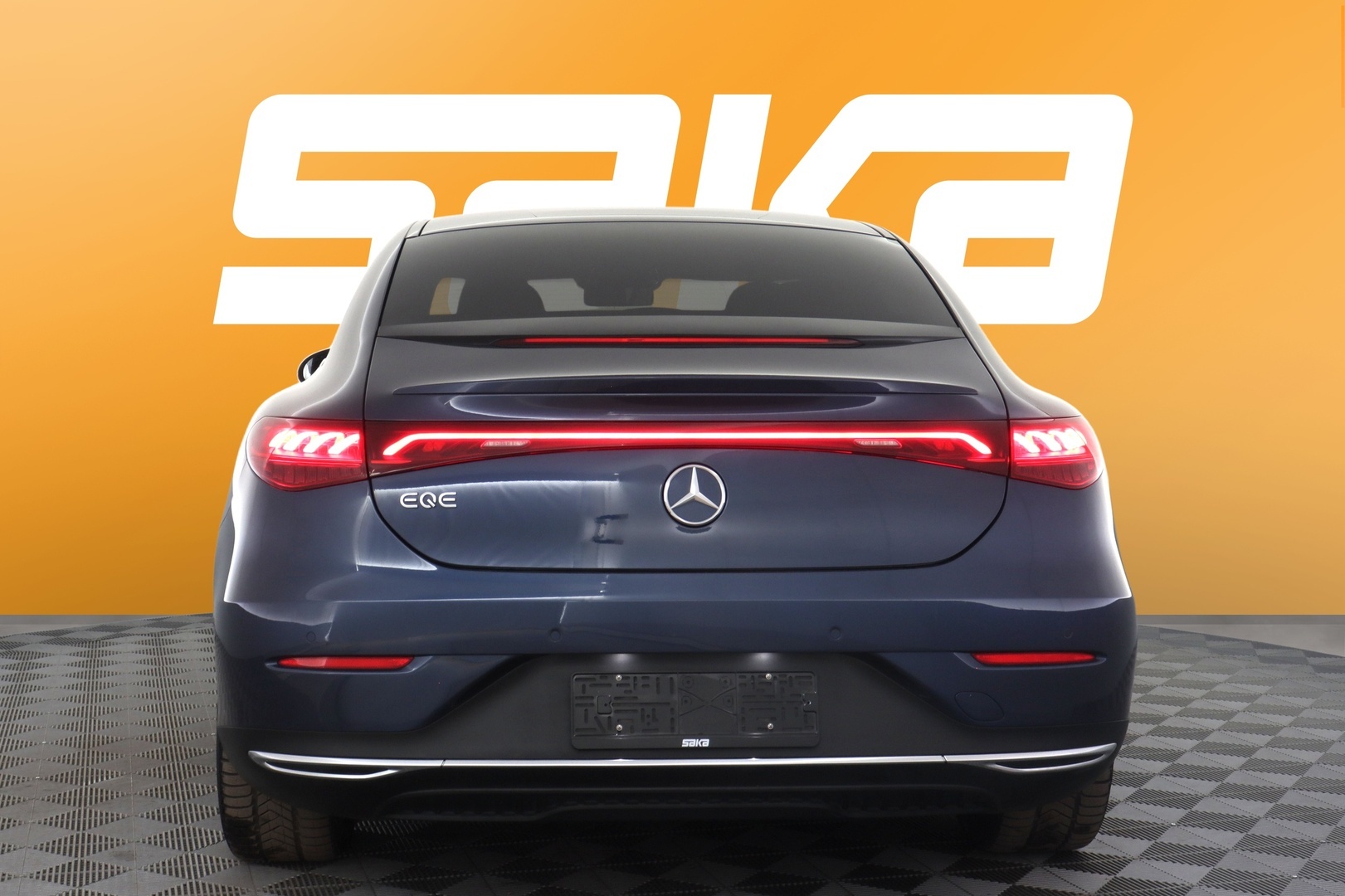 MERCEDES-BENZ EQE 2023