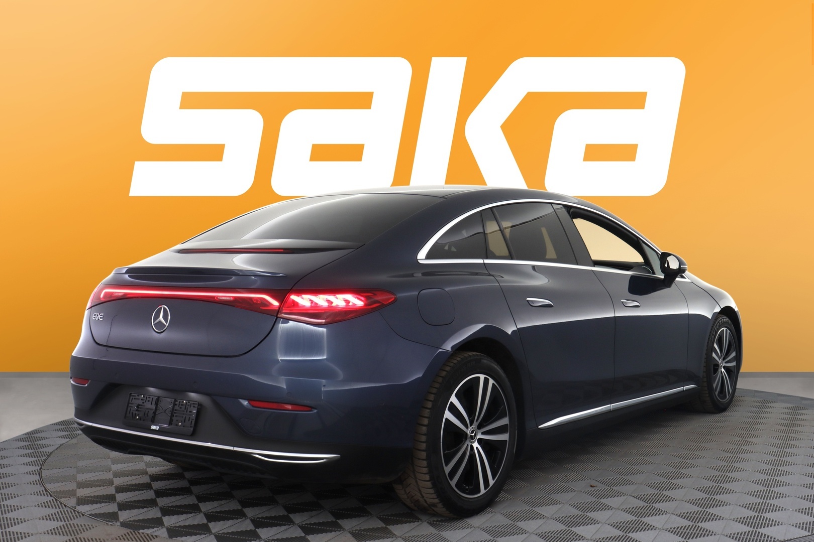 MERCEDES-BENZ EQE 2023