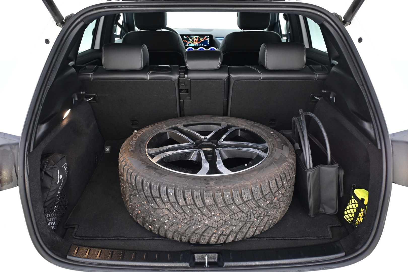 MERCEDES-BENZ EQA 2022