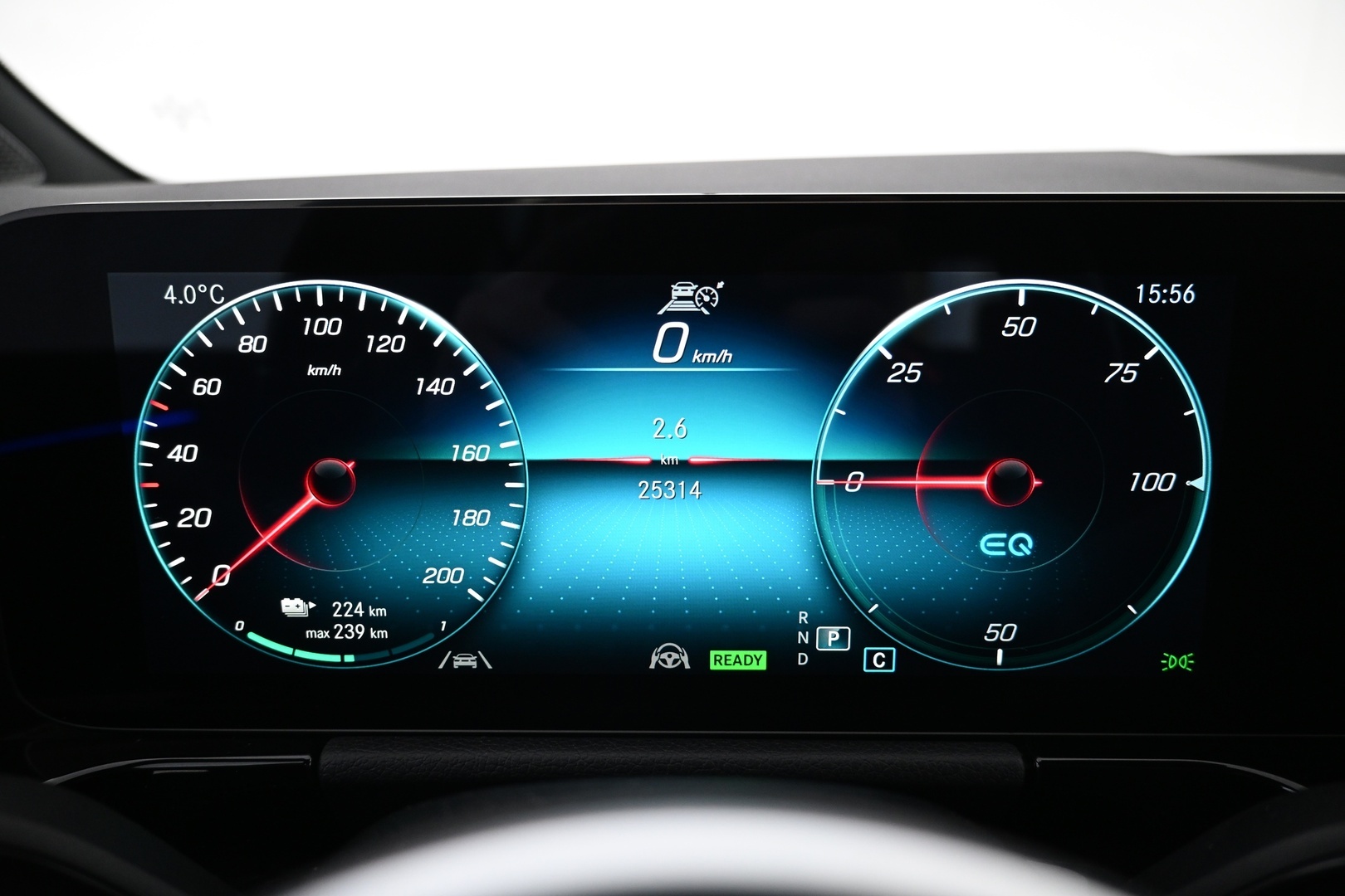 MERCEDES-BENZ EQA 2022