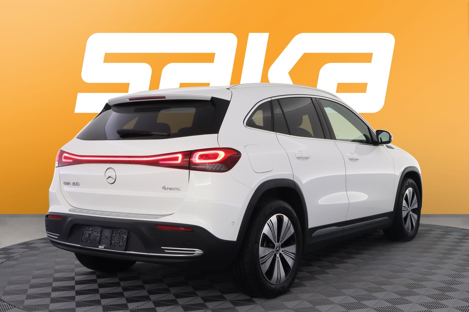 MERCEDES-BENZ EQA 2022