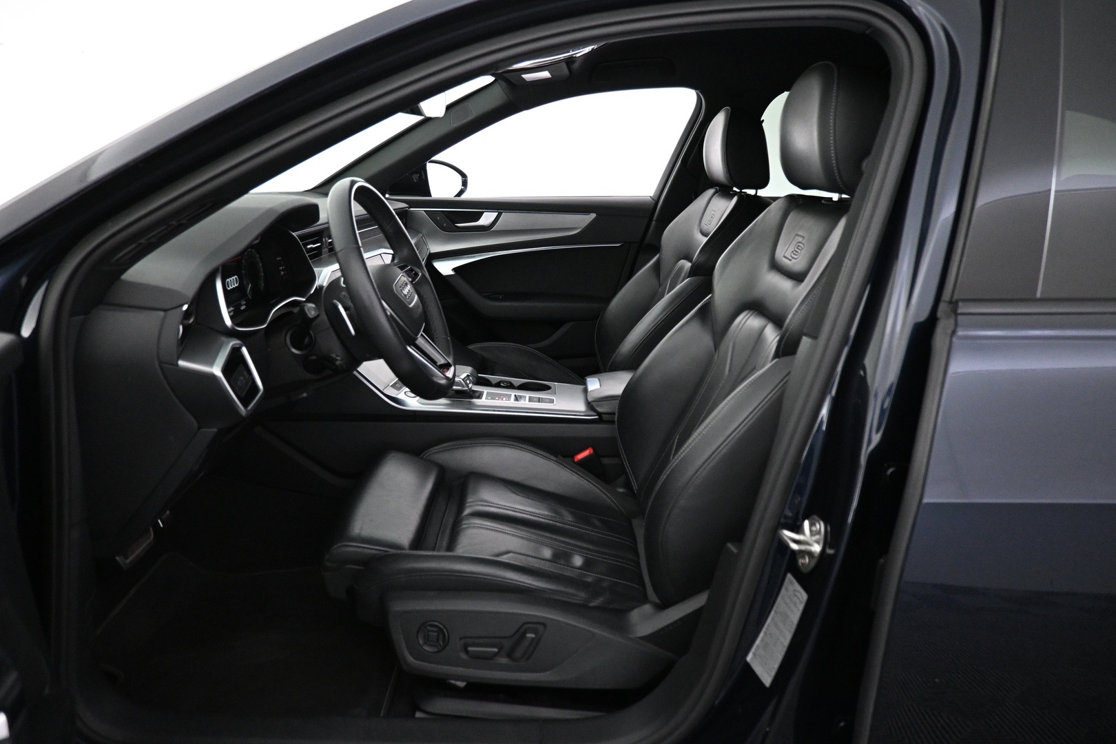 AUDI A6 2023