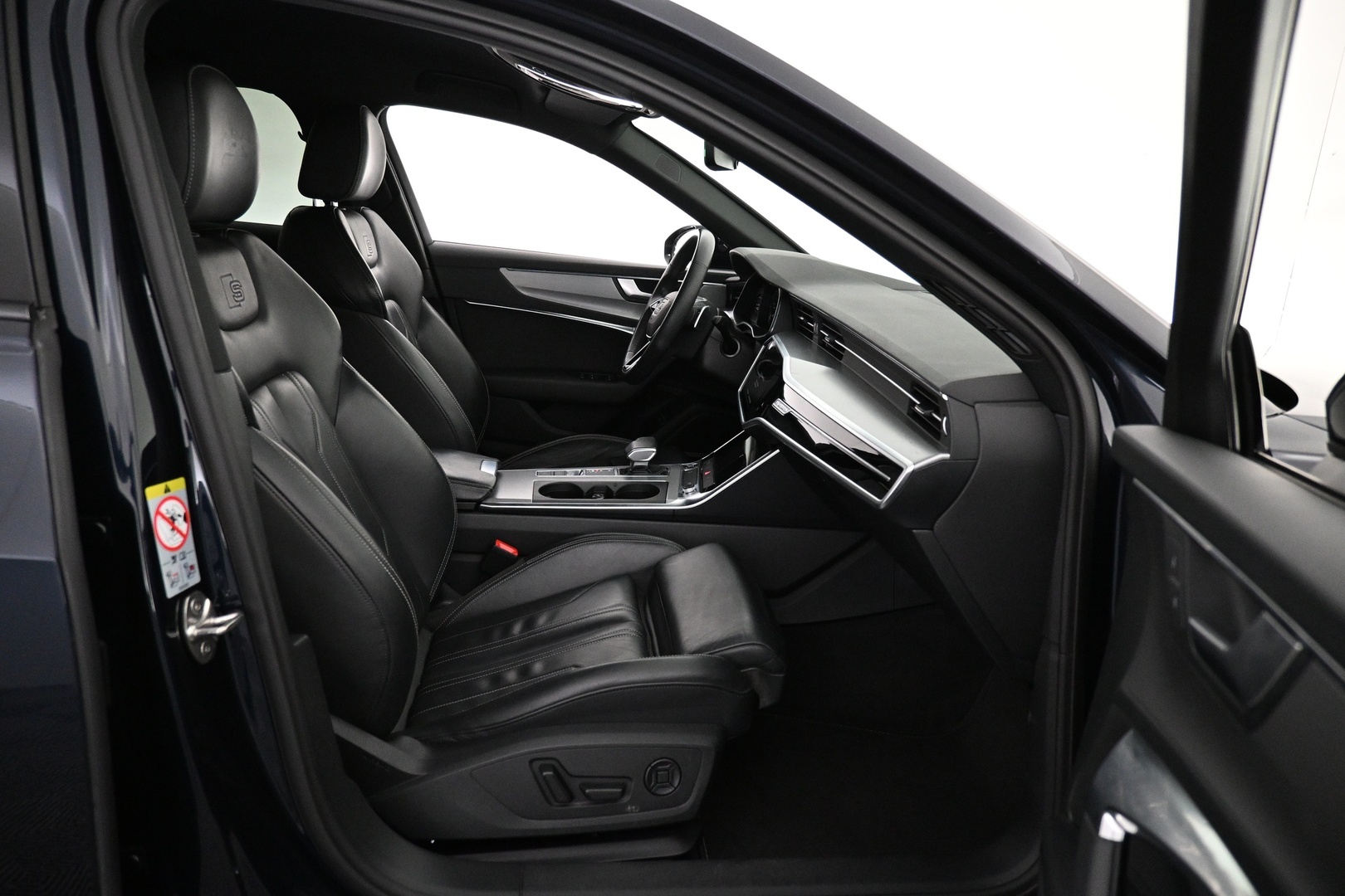 AUDI A6 2023