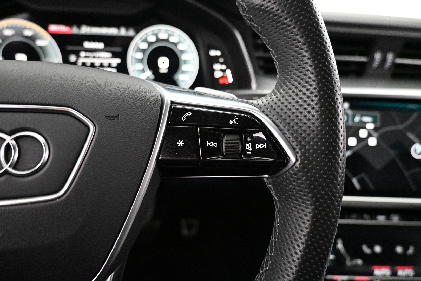 AUDI A6 2023