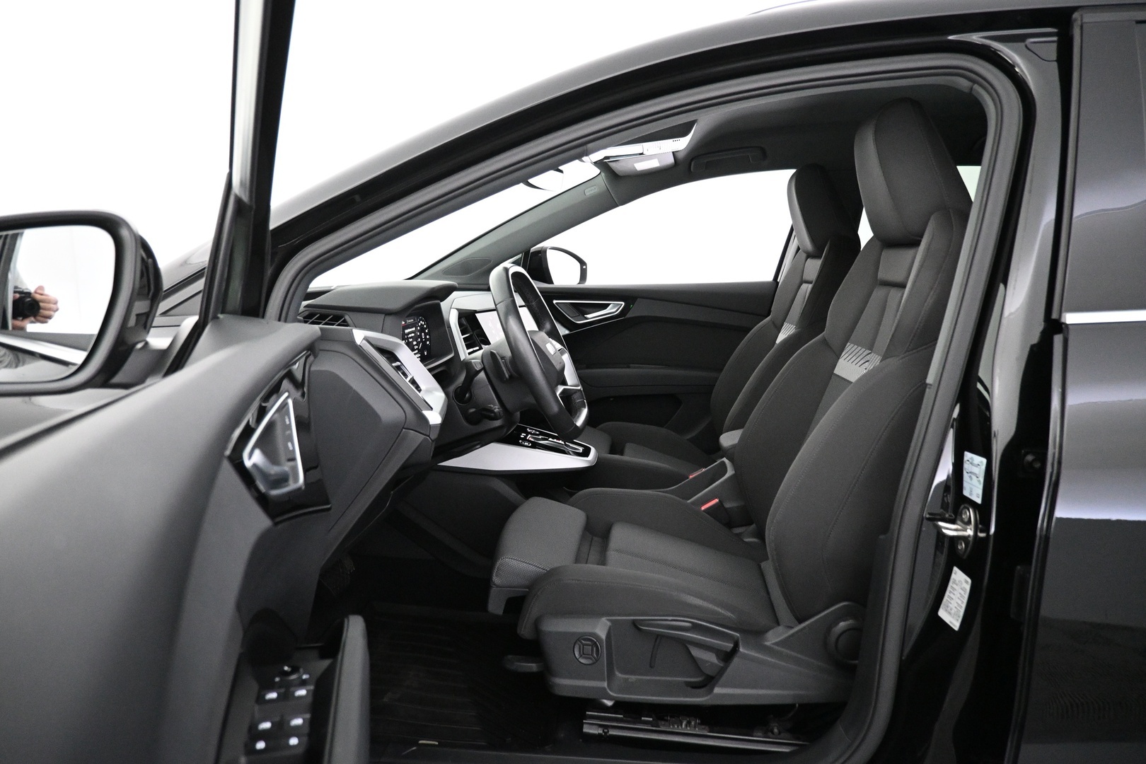 AUDI Q4 e-tron 2022