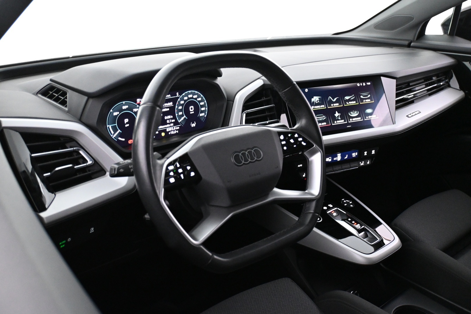 AUDI Q4 e-tron 2022