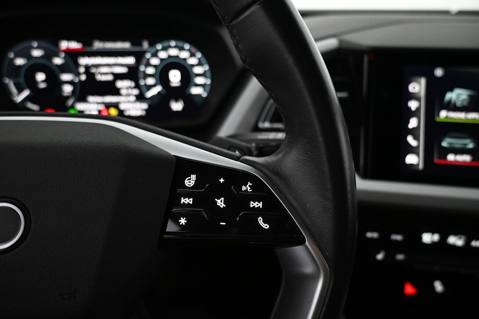 AUDI Q4 e-tron 2022