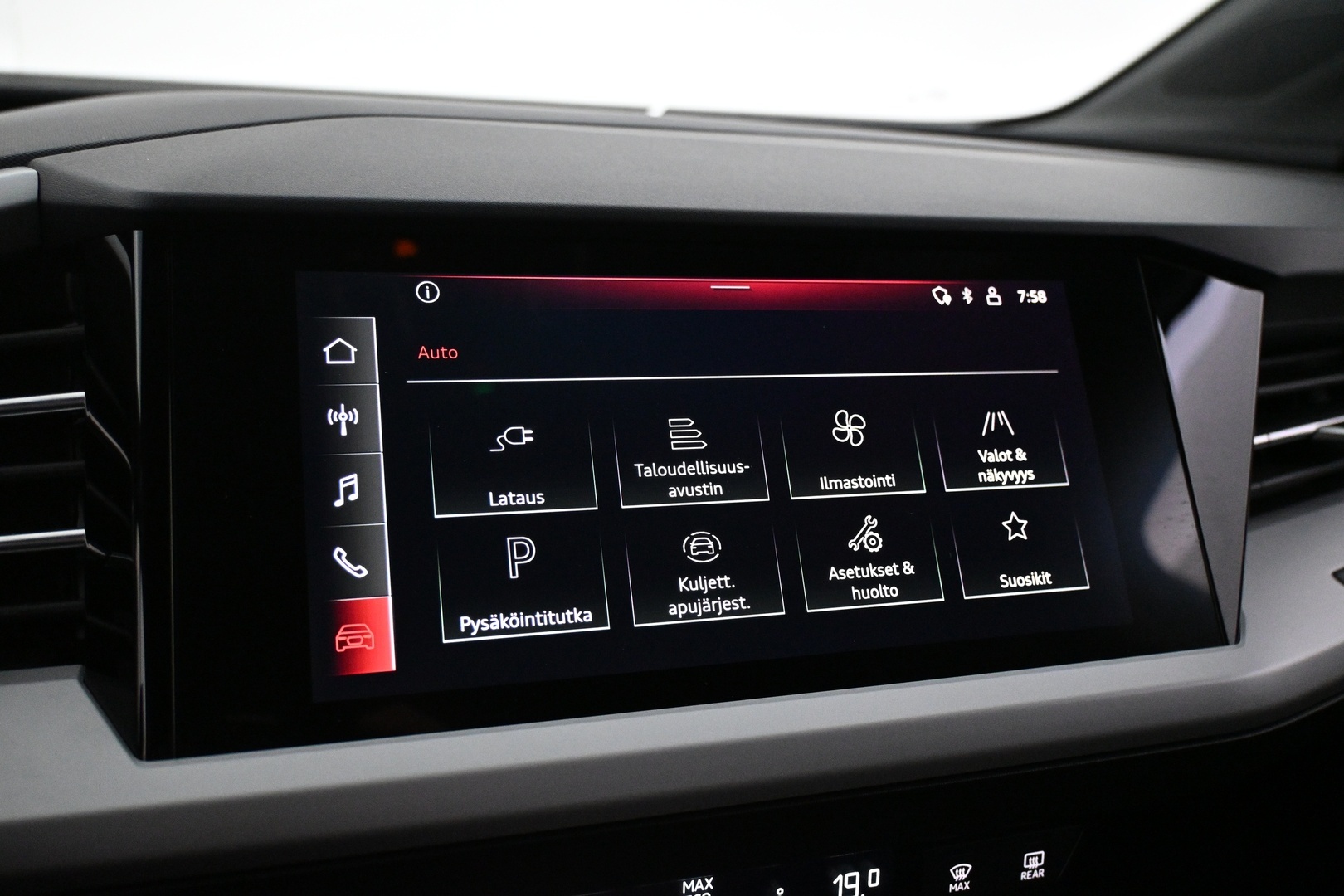 AUDI Q4 e-tron 2022