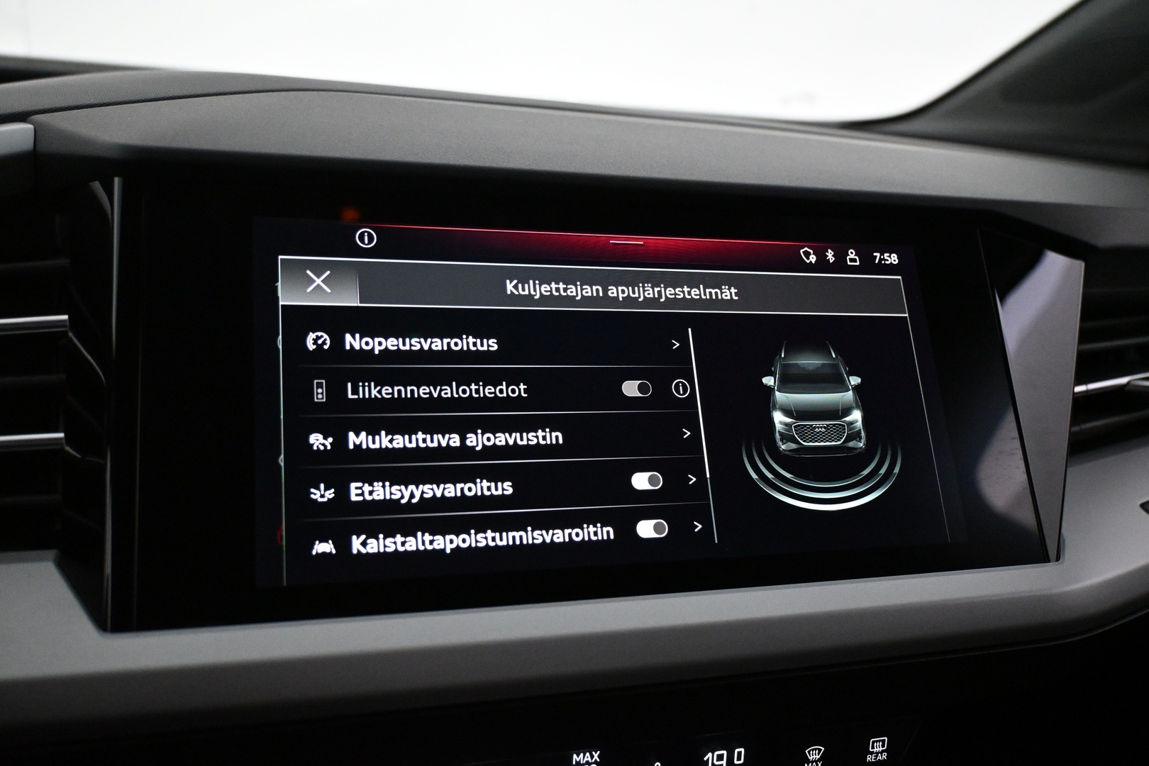 AUDI Q4 e-tron 2022